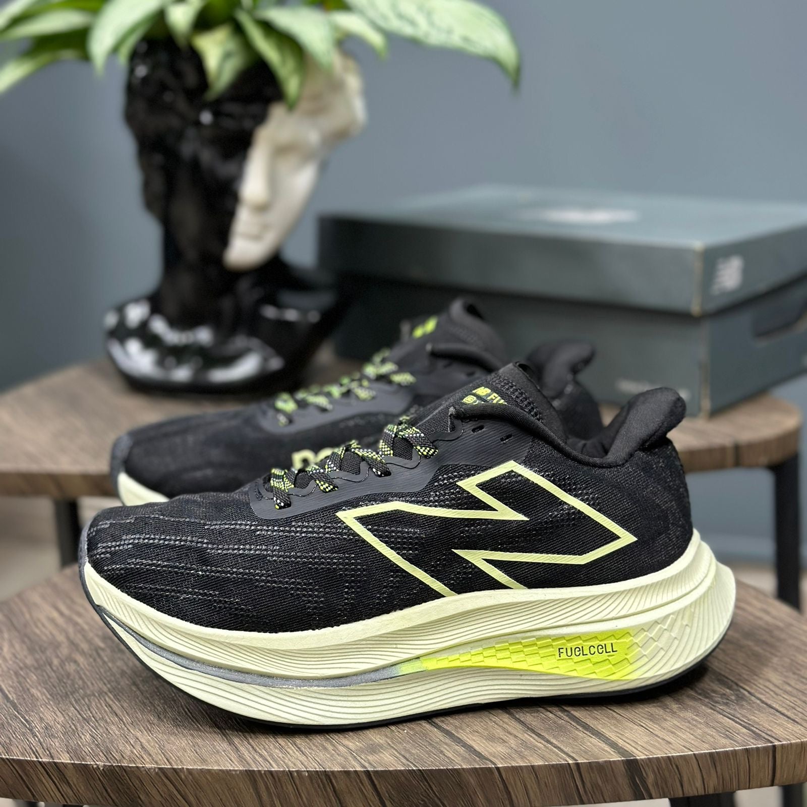 New balance negro con verde best sale