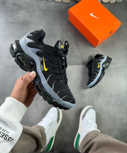 NIKE TN NEGRO GRIS