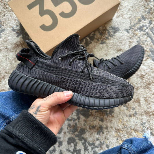 Adidas Yezzy Negra