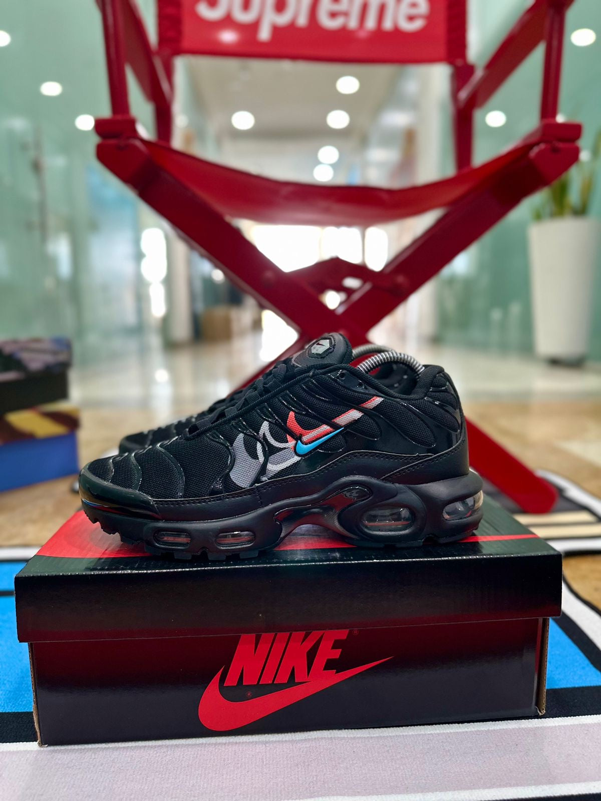 NIKE TN NEGRO DOBLE CHULO