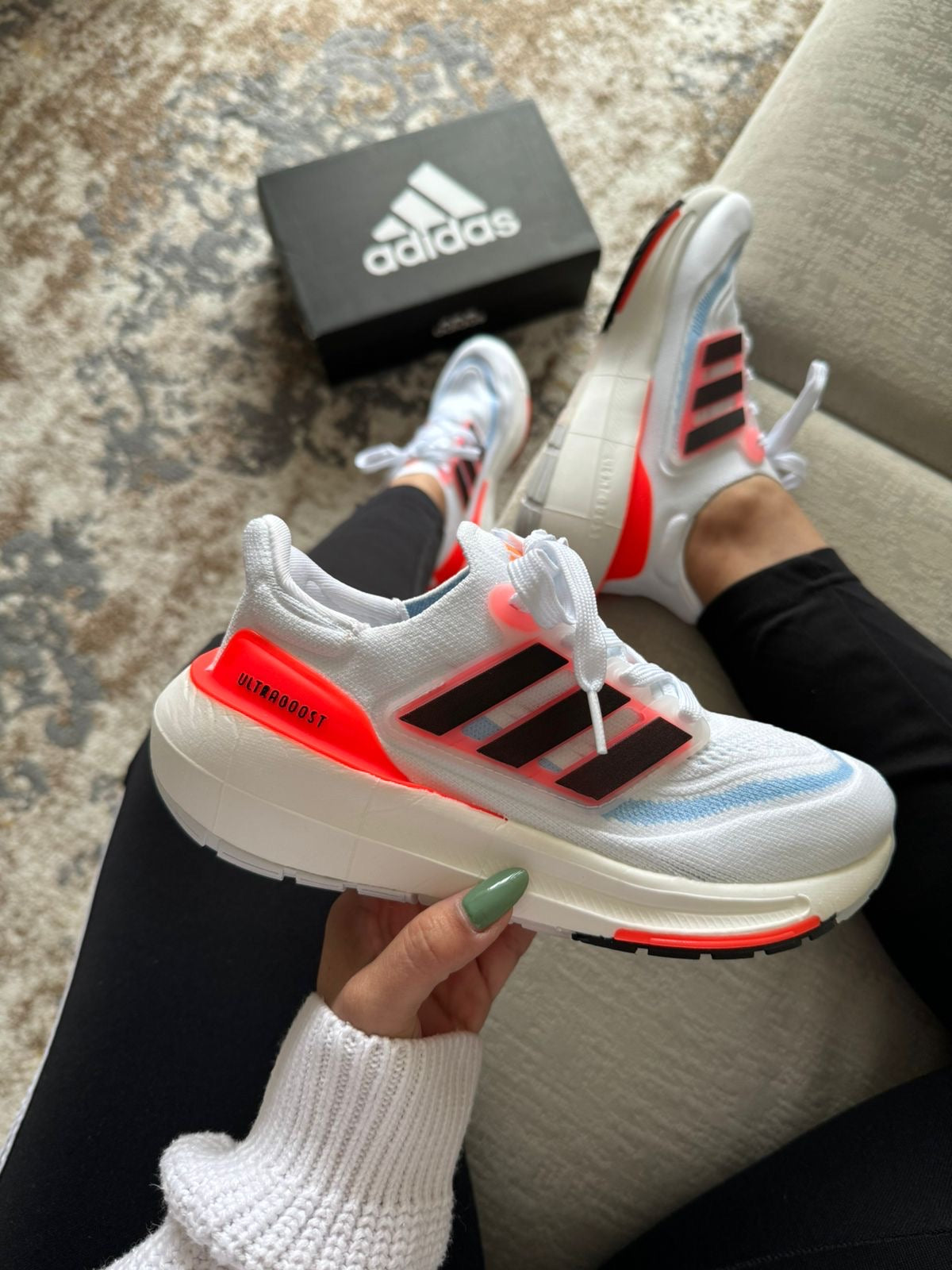 Adidas Ultraboost Light Naranja