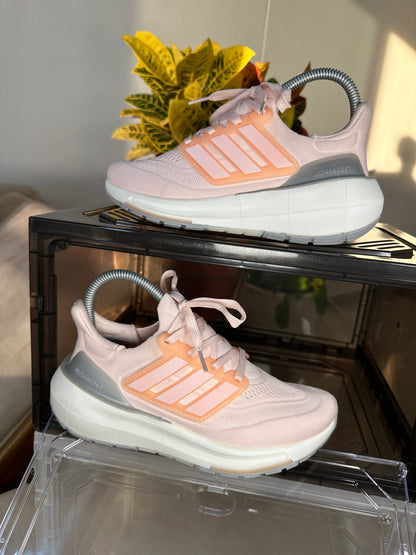 Adidas Ultraboost Light Rosado