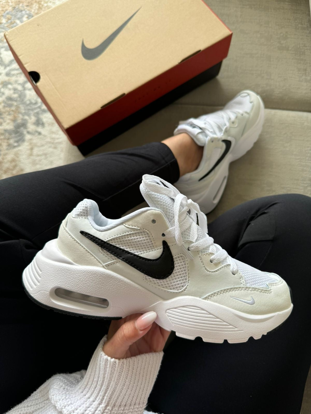 NIKE MARATHON  BLANCO NEGRO