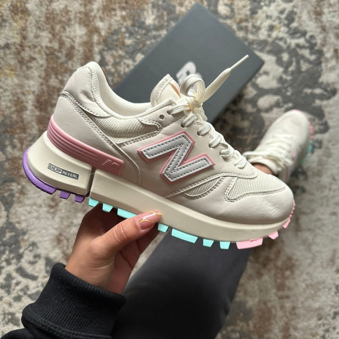 New Balance 560 Negro Rosa