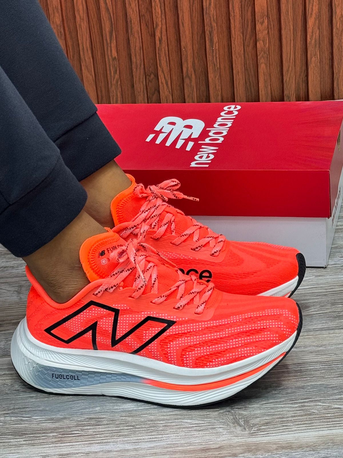 NEW BALANCE FUELCELL COLOR