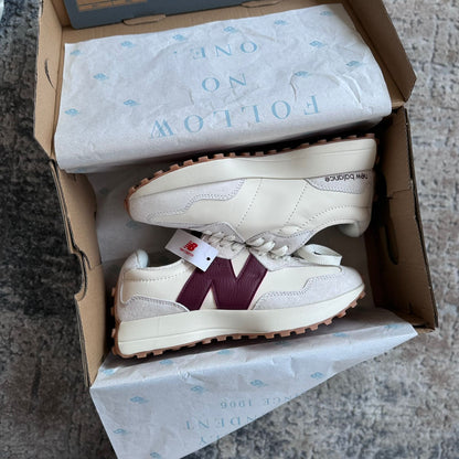 New Balance 327 Blanco Vinotinto