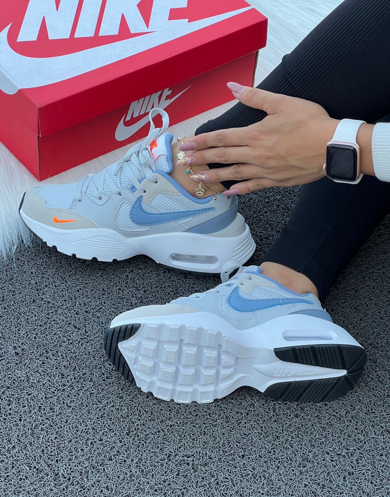 NIKE MARATHON  GRIS