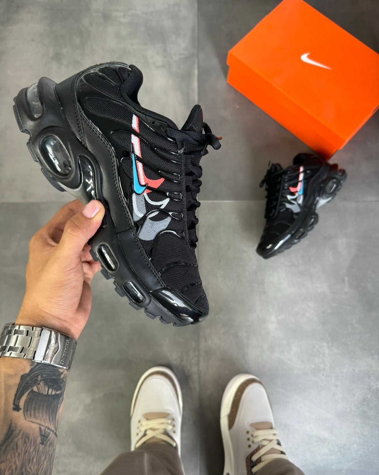 NIKE TN NEGRO DOBLE CHULO