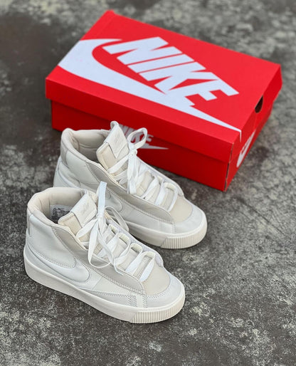 Nike Blazer Logo Blanco