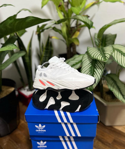 Adidas Yeezy  700 Blanco n