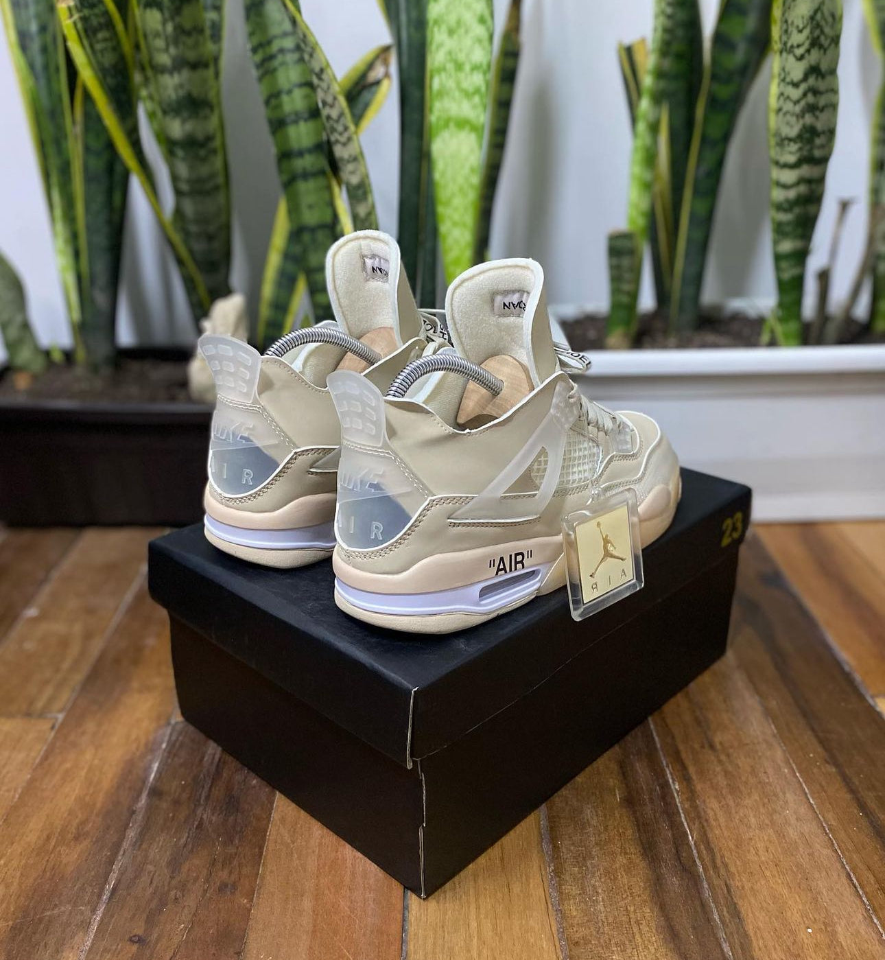 Jordan Retro Beige