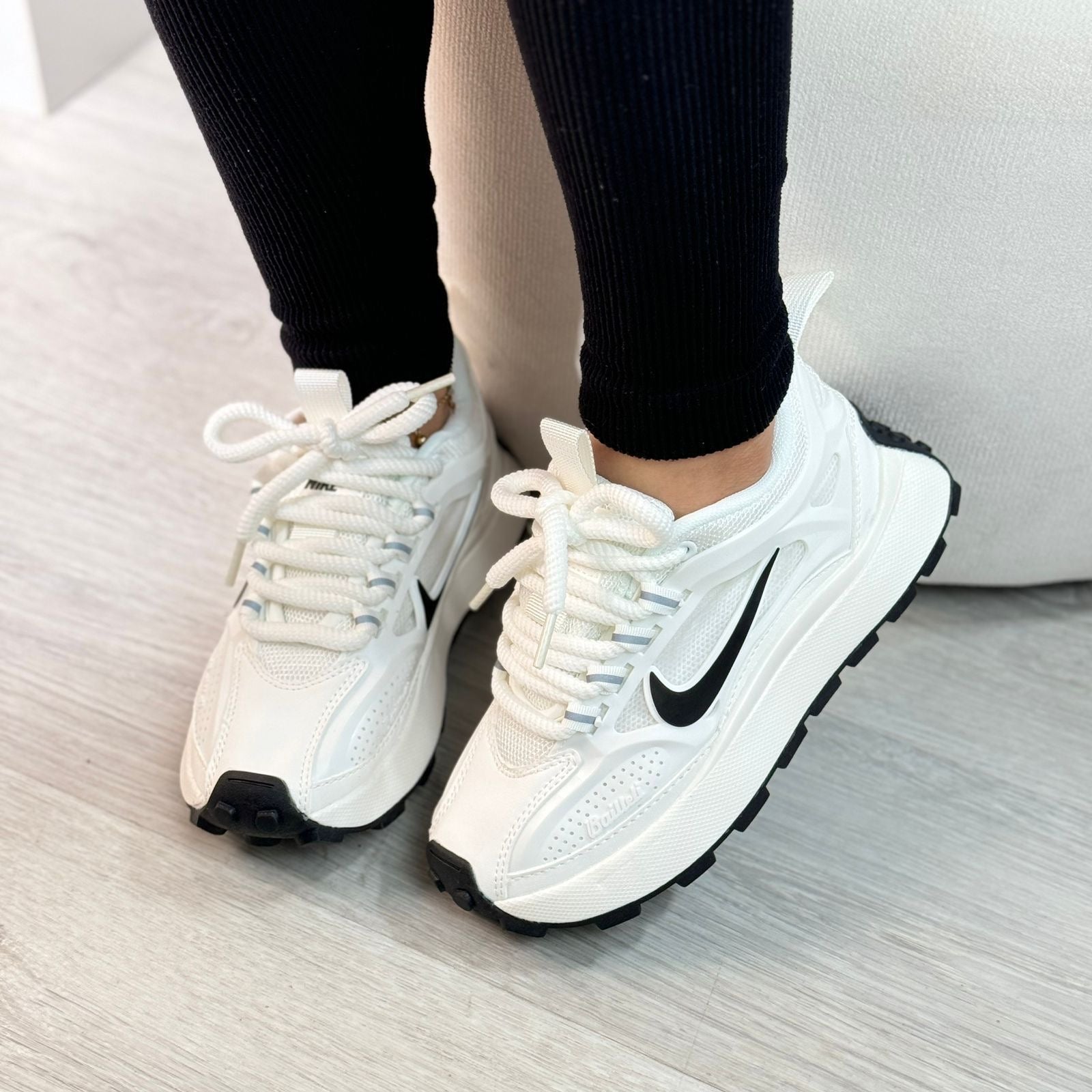 NIKE BAILLEILI BLANCO DAMA