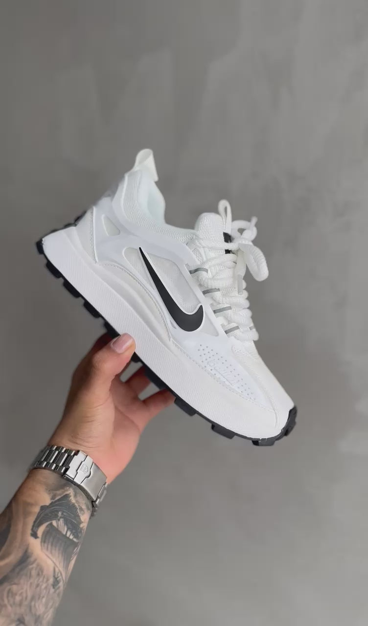 NIKE BAILLEILI BLANCO