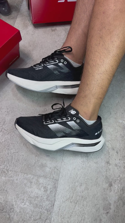 NEW BALANCE FUELCELL NEGRO BLANCO